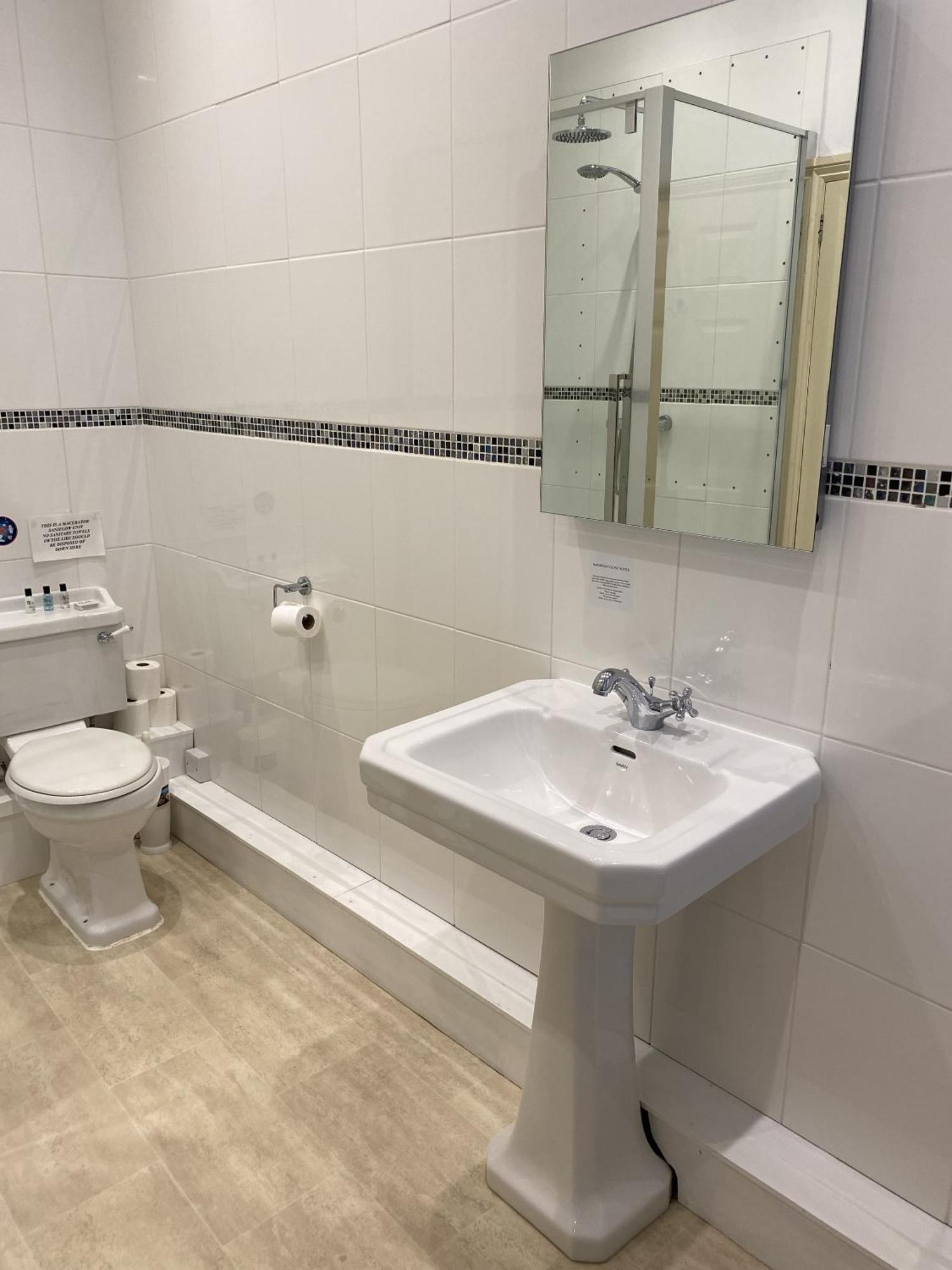 New Inn Hotel Lechlade Bilik gambar