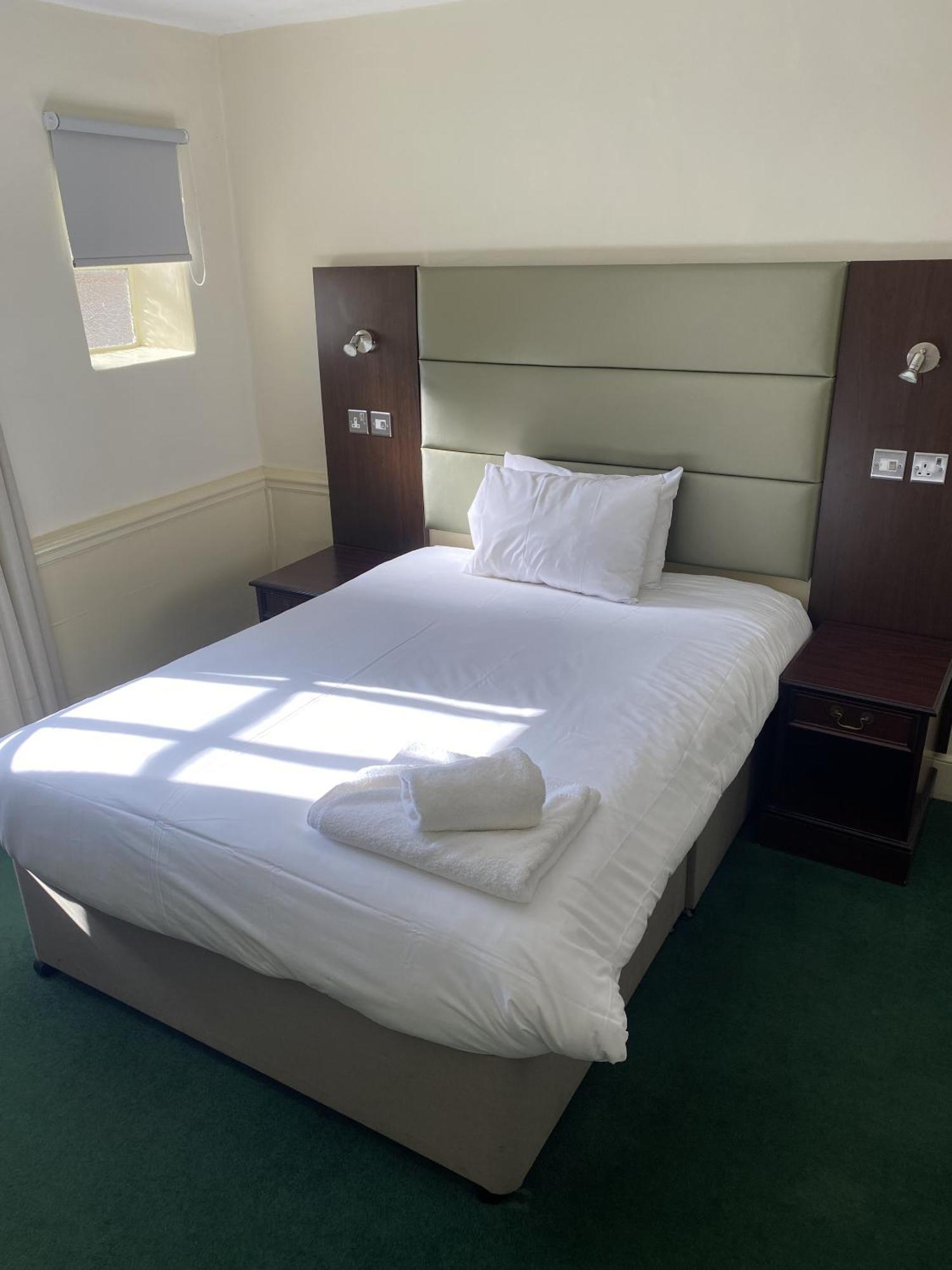 New Inn Hotel Lechlade Bilik gambar