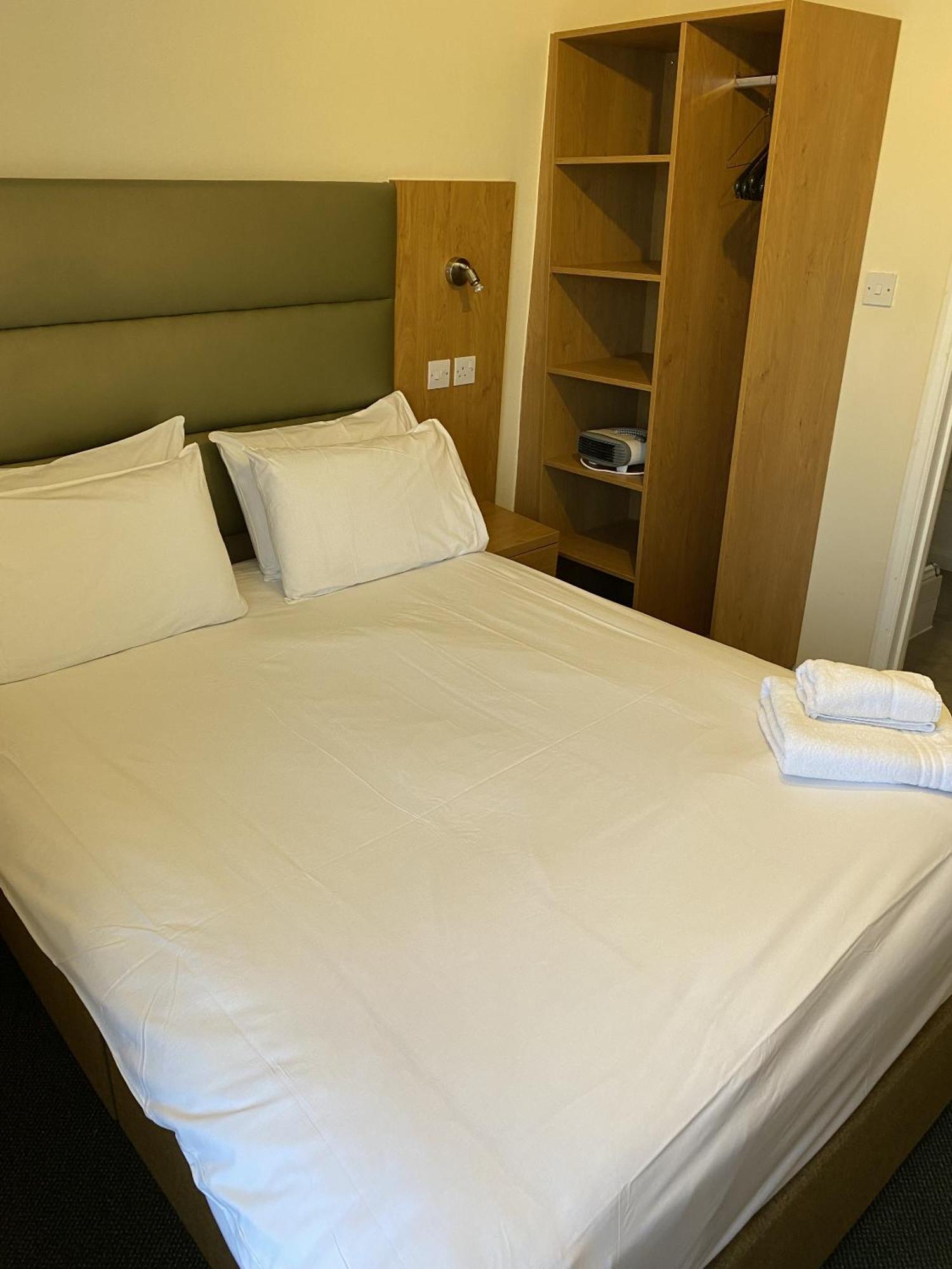 New Inn Hotel Lechlade Bilik gambar