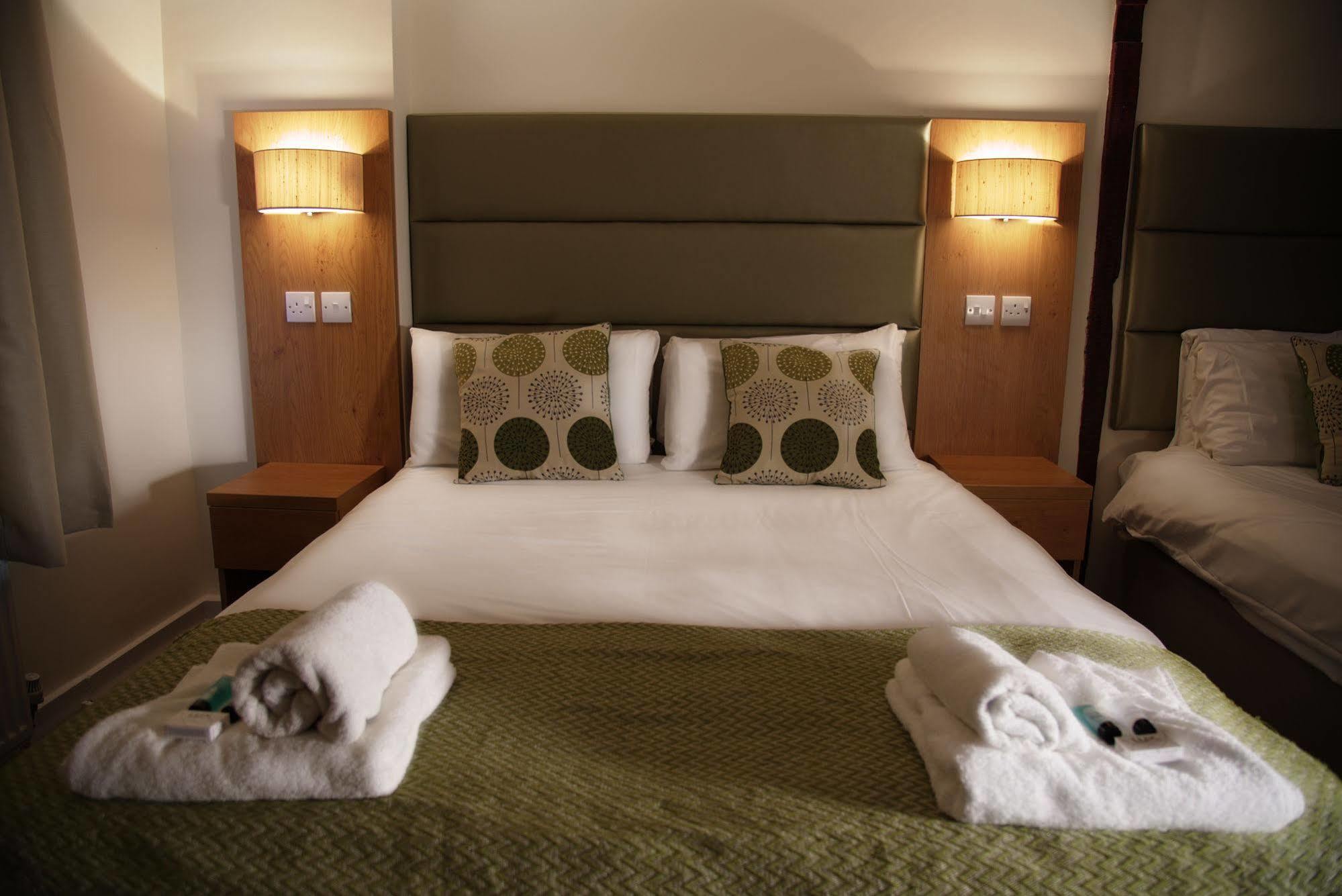 New Inn Hotel Lechlade Luaran gambar